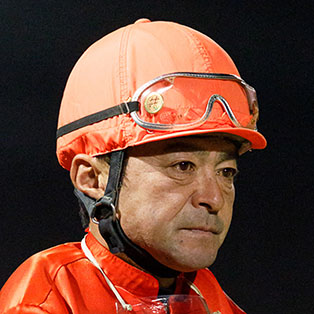 井上 俊彦 写真