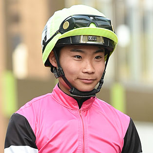 中越 琉世 写真