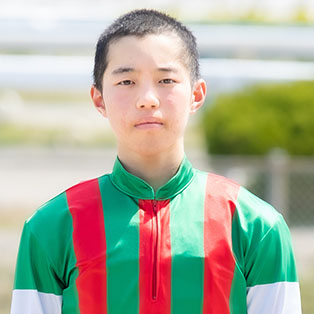 魚住 謙心 写真