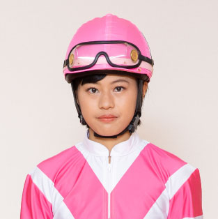 塩津 璃菜 写真